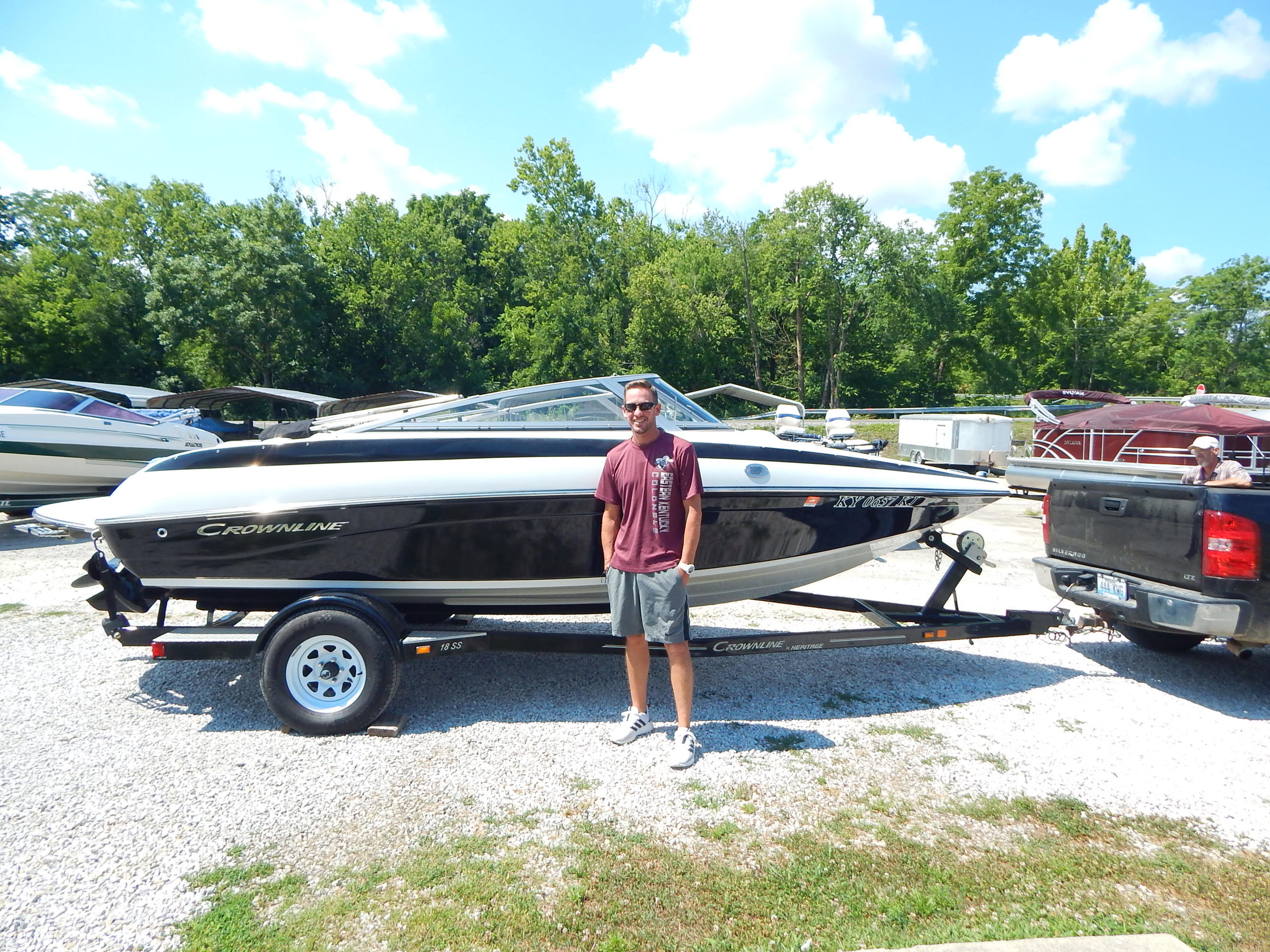 Go to kaylorsmarine.com (bayliner-pic subpage)